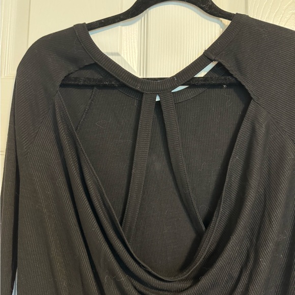 Black ribbed longsleeve with open back - Picture 4 of 5